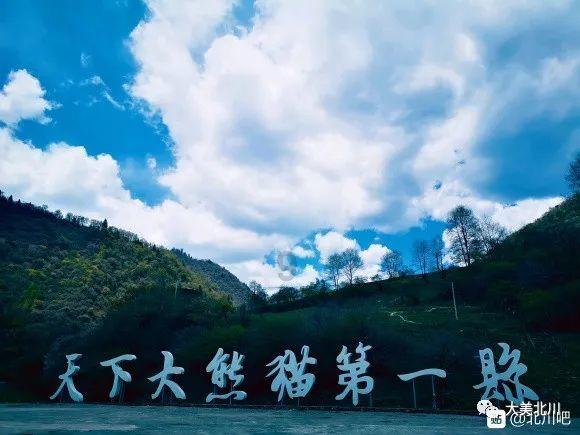 大连一女子等车时在ATM机房避寒，逗留10分钟被银行喊话要求离开，银行工作人员：不能逗留超过8分钟